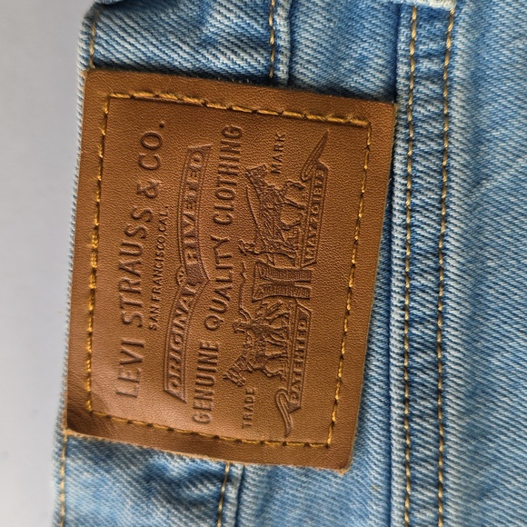 Levi’s Wedgie Straight Jeans High Waisted in Tango Fray Light Wash Distressed 28 - Picture 4 of 8